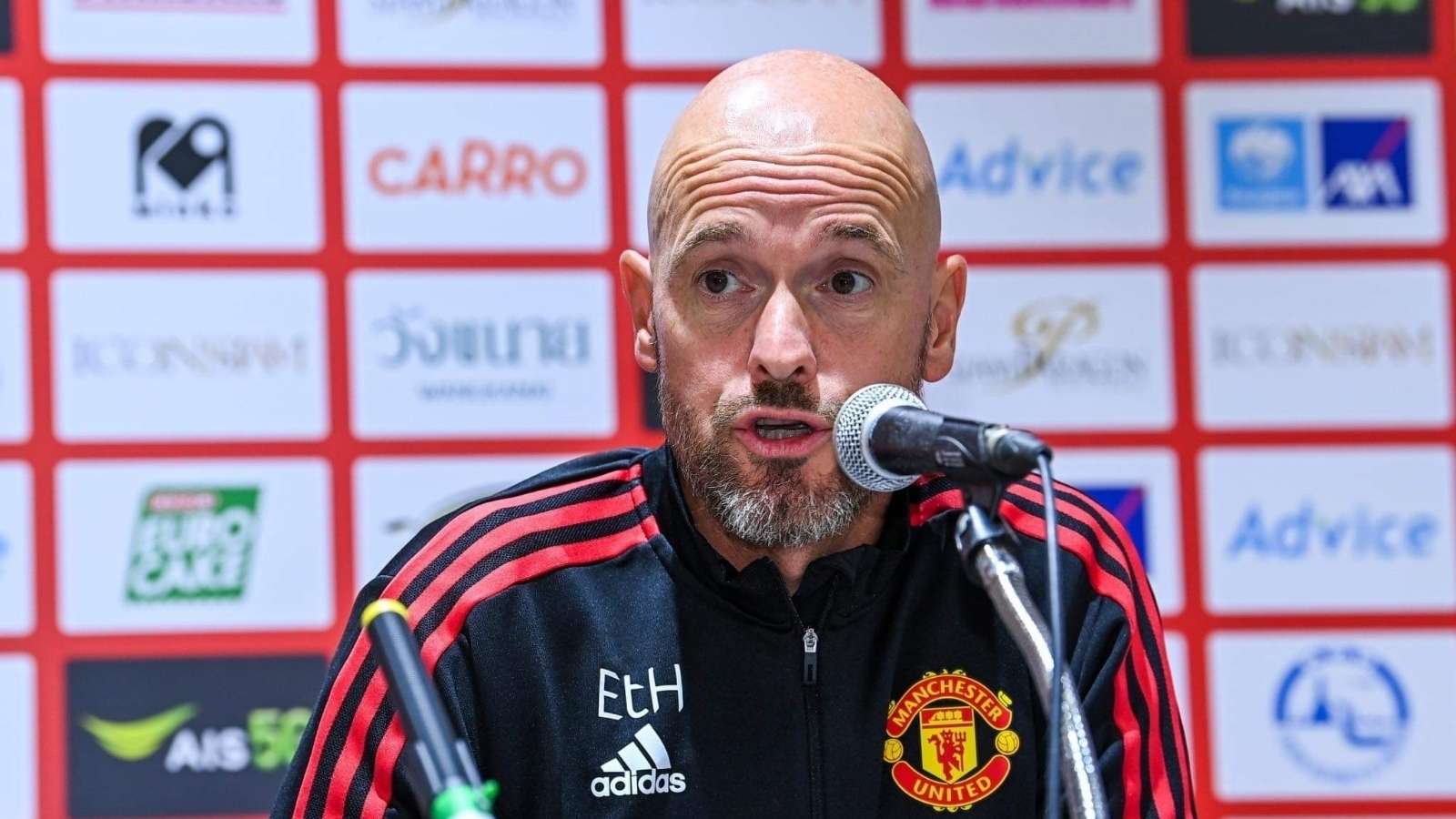 转会市场中 转会市场中